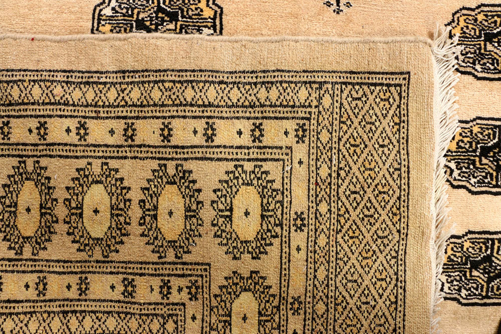 Navajo White Bokhara 4' 8 x 6' 8 - No. 38352 - ALRUG Rug Store