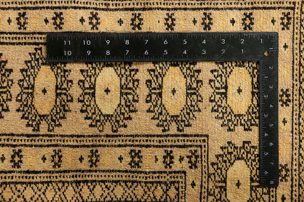 Navajo White Bokhara 4' 8 x 6' 8 - No. 38352 - ALRUG Rug Store