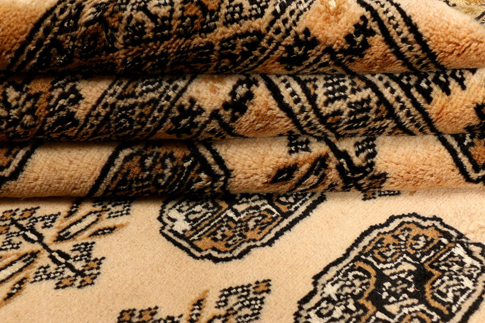 Navajo White Bokhara 5' 7 x 7' 10 - No. 38366 - ALRUG Rug Store