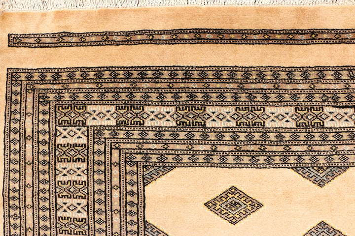 Navajo White Jaldar 5' 6 x 8' - No. 38388 - ALRUG Rug Store