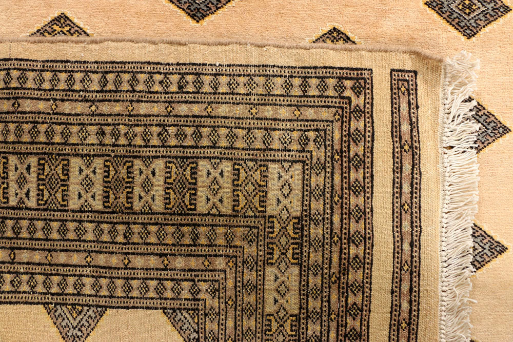 Navajo White Jaldar 5' 6 x 8' - No. 38388 - ALRUG Rug Store