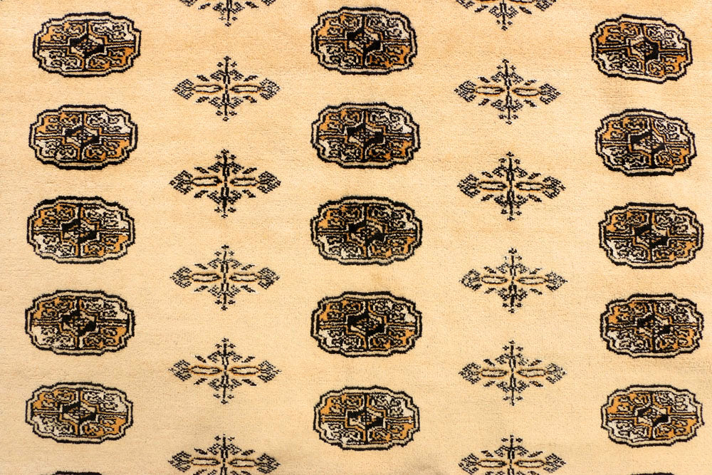 Navajo White Bokhara 6' 7 x 10' 2 - No. 38394 - ALRUG Rug Store