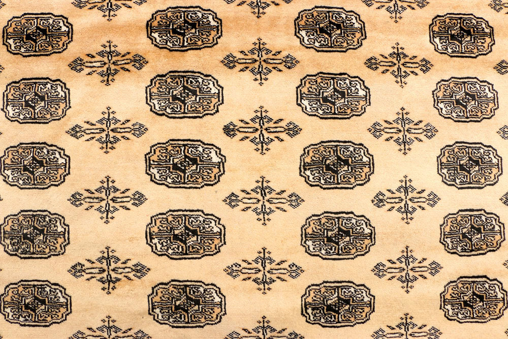 Navajo White Bokhara 6' 6 x 10' 5 - No. 38406 - ALRUG Rug Store