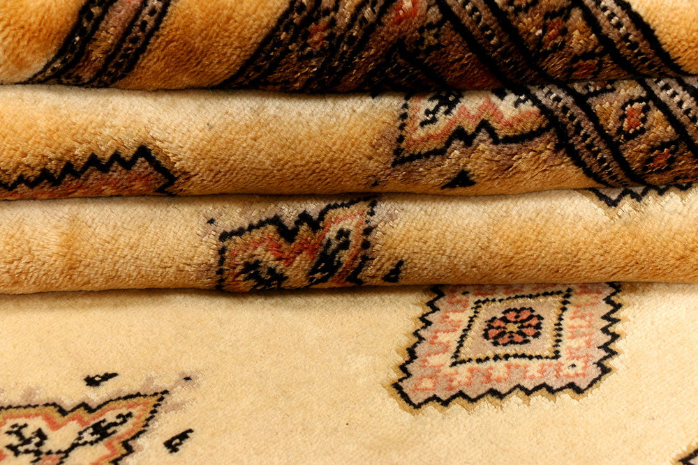 Navajo White Jaldar 5' 9 x 7' 10 - No. 38414 - ALRUG Rug Store