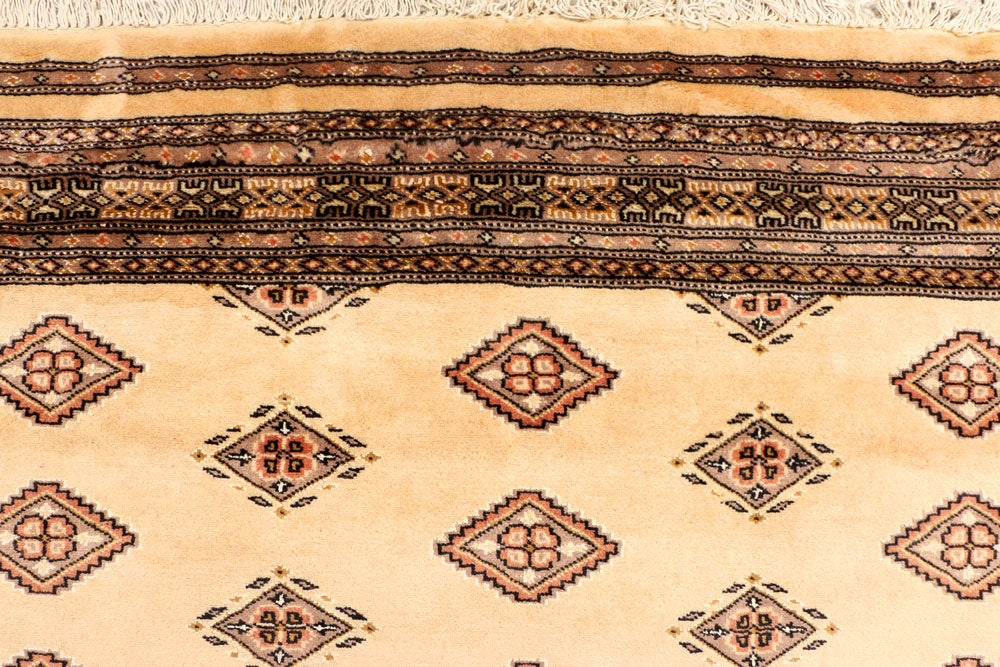 Navajo White Jaldar 5' 7 x 7' 10 - No. 38415 - ALRUG Rug Store
