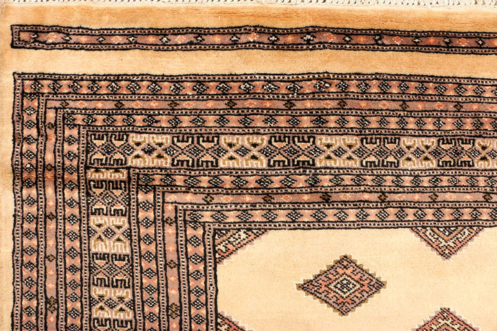 Navajo White Jaldar 5' 6 x 8' 8 - No. 38417 - ALRUG Rug Store