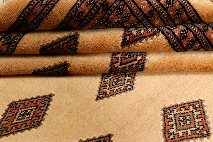 Navajo White Jaldar 5' 6 x 8' 8 - No. 38417 - ALRUG Rug Store