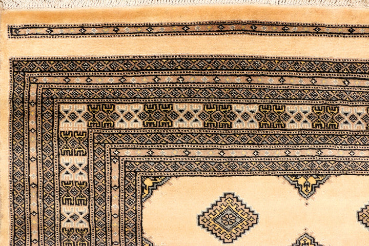 Navajo White Jaldar 5' 7 x 8' 2 - No. 38420 - ALRUG Rug Store