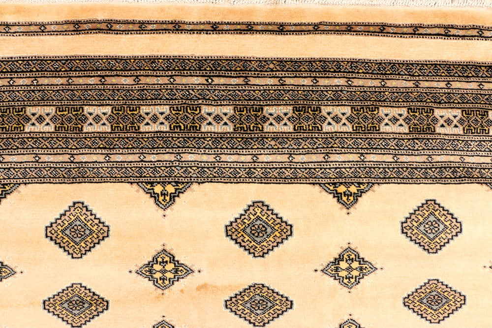 Navajo White Jaldar 5' 7 x 8' 2 - No. 38420 - ALRUG Rug Store