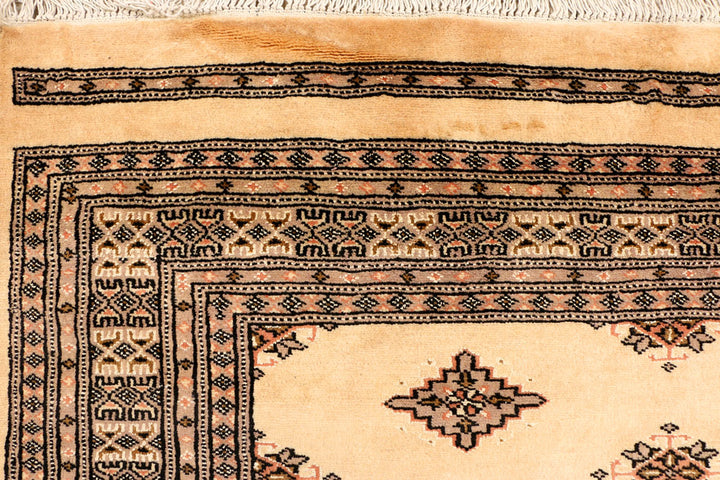 Navajo White Jaldar 5' 9 x 7' 10 - No. 38424 - ALRUG Rug Store