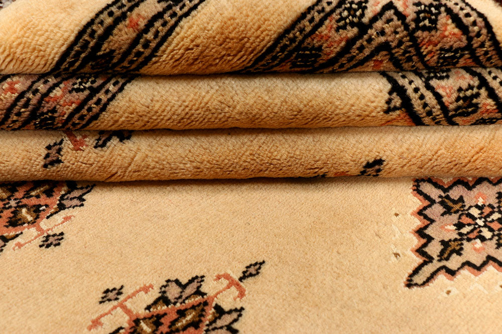 Navajo White Jaldar 5' 9 x 7' 10 - No. 38424 - ALRUG Rug Store