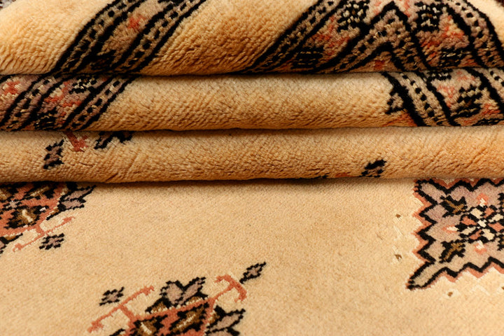 Navajo White Jaldar 5' 9 x 7' 10 - No. 38424 - ALRUG Rug Store