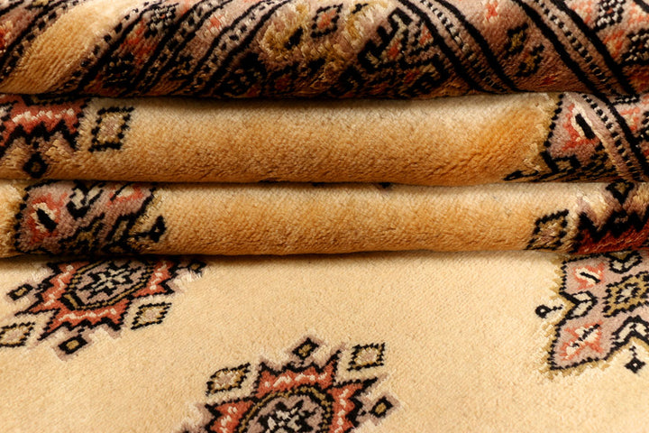 Navajo White Jaldar 5' 9 x 8' - No. 38429 - ALRUG Rug Store