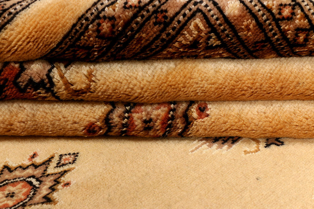 Navajo White Jaldar 5' 6 x 7' 7 - No. 38436 - ALRUG Rug Store