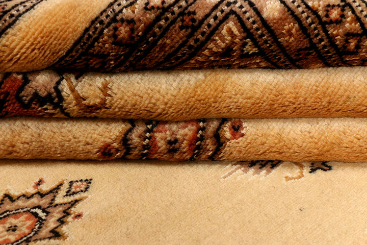 Navajo White Jaldar 5' 6 x 7' 7 - No. 38436 - ALRUG Rug Store