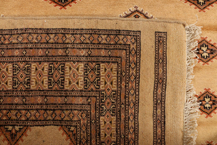 Navajo White Jaldar 5' 7 x 8' 7 - No. 38439 - ALRUG Rug Store