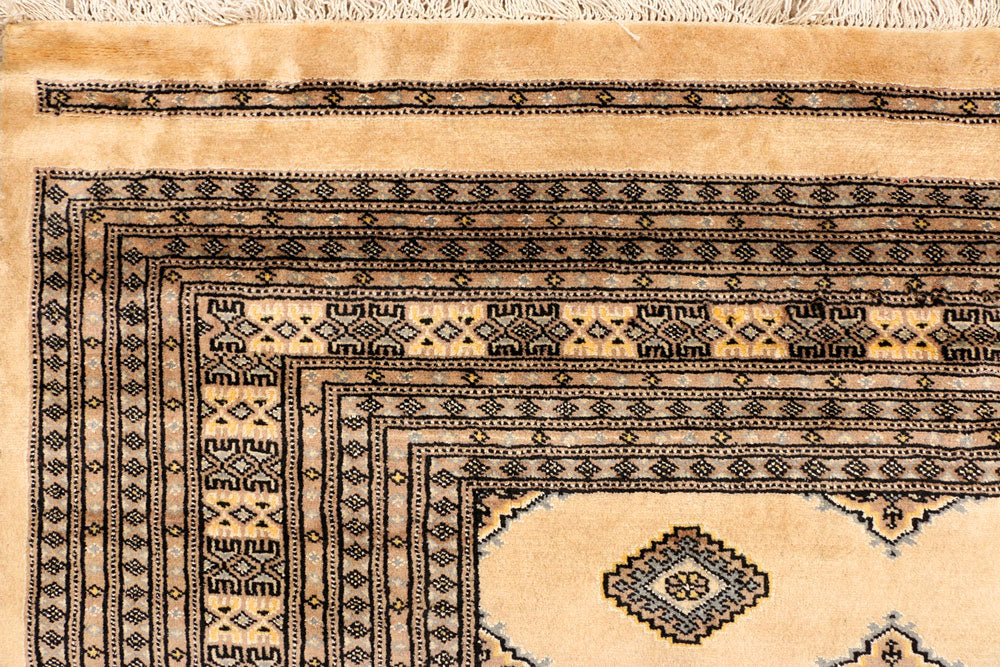 Navajo White Jaldar 7' 1 x 10' 3 - No. 38442 - ALRUG Rug Store