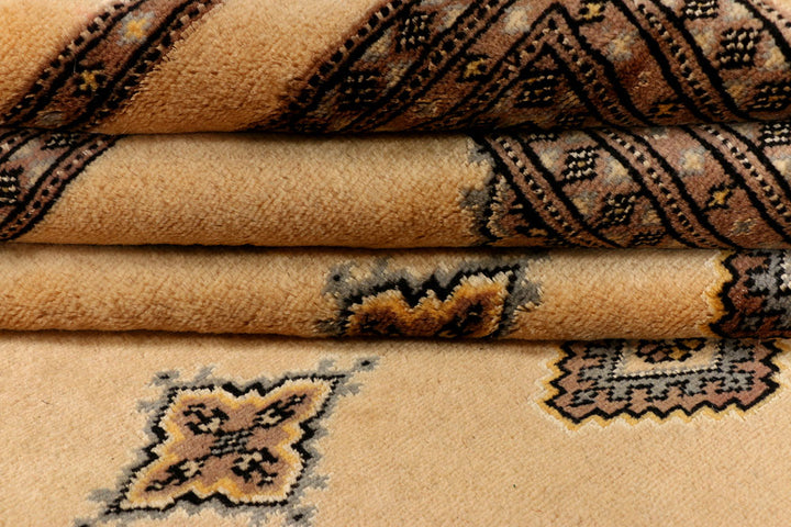 Navajo White Jaldar 7' 1 x 10' 3 - No. 38442 - ALRUG Rug Store