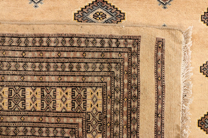 Navajo White Jaldar 7' 1 x 10' 3 - No. 38442 - ALRUG Rug Store