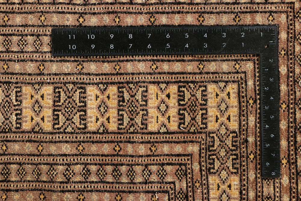 Navajo White Jaldar 7' 1 x 10' 3 - No. 38442 - ALRUG Rug Store