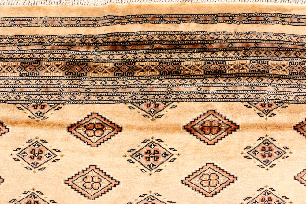 Navajo White Jaldar 6' 6 x 9' - No. 38443 - ALRUG Rug Store