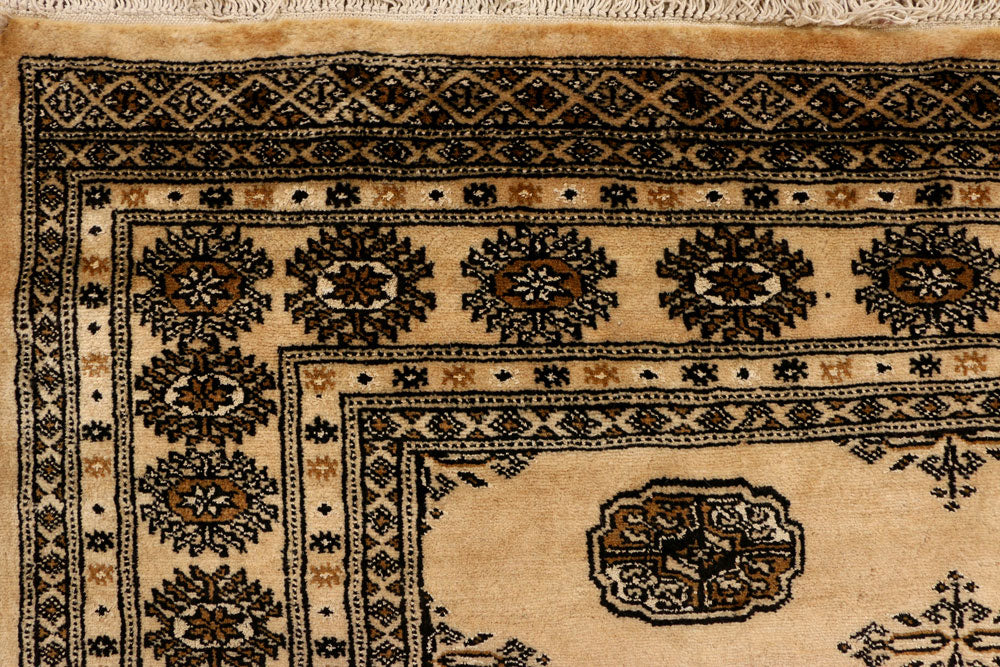 Navajo White Bokhara 4' 6 x 6' 8 - No. 38470 - ALRUG Rug Store