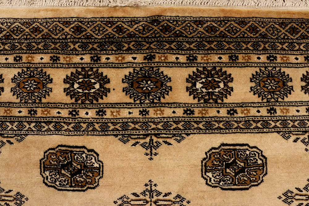 Navajo White Bokhara 4' 6 x 6' 8 - No. 38470 - ALRUG Rug Store