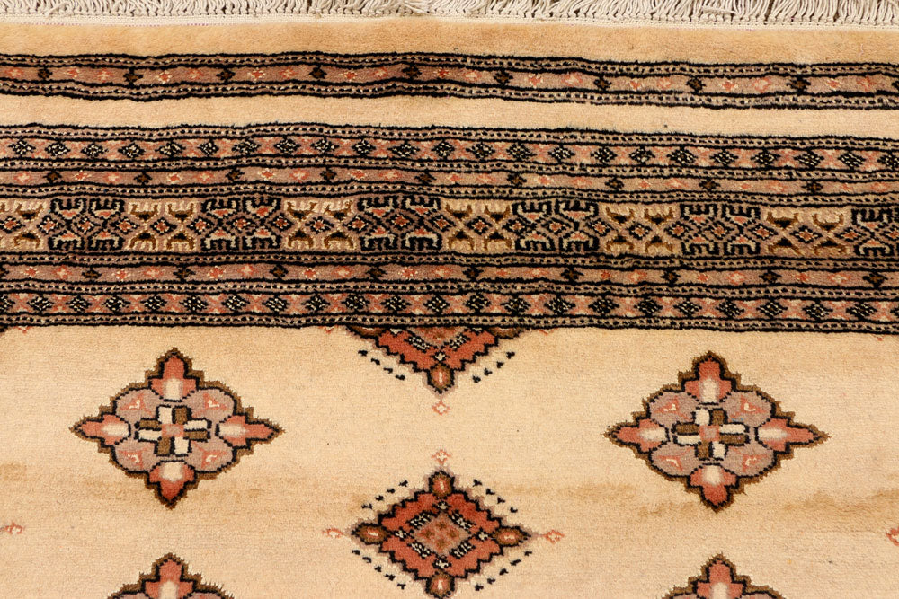 Navajo White Jaldar 4' 8 x 6' 8 - No. 38493 - ALRUG Rug Store