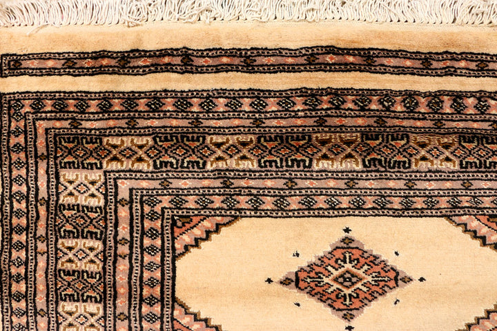 Navajo White Jaldar 4' 8 x 6' 6 - No. 38496 - ALRUG Rug Store