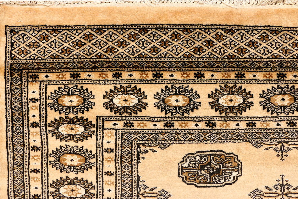 Navajo White Bokhara 4' 6 x 6' 5 - No. 38500 - ALRUG Rug Store