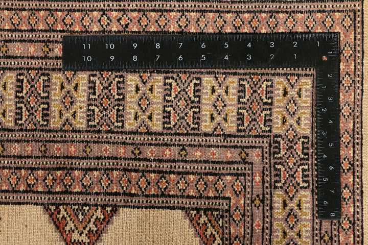 Navajo White Jaldar 4' 7 x 6' 6 - No. 38869 - ALRUG Rug Store