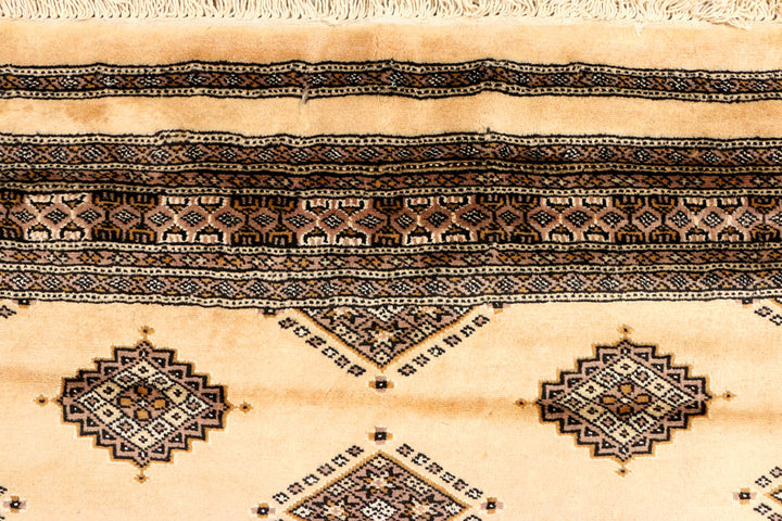 Navajo White Jaldar 4' 7 x 6' 7 - No. 38871 - ALRUG Rug Store