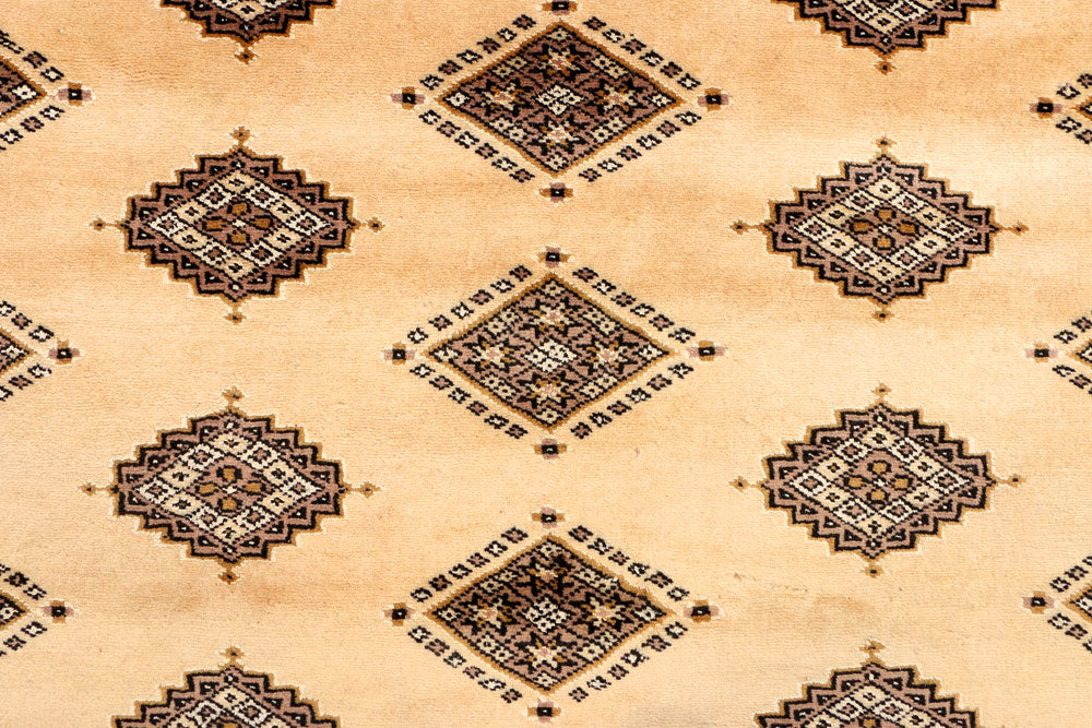 Navajo White Jaldar 4' 7 x 6' 7 - No. 38871 - ALRUG Rug Store