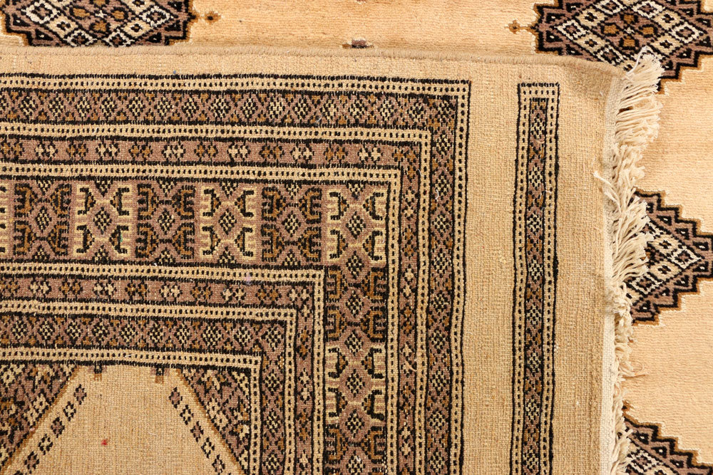 Navajo White Jaldar 4' 7 x 6' 7 - No. 38871 - ALRUG Rug Store