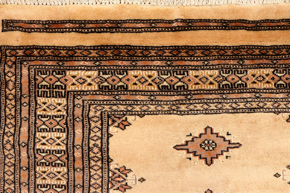 Navajo White Jaldar 4' 7 x 6' 8 - No. 38900 - ALRUG Rug Store