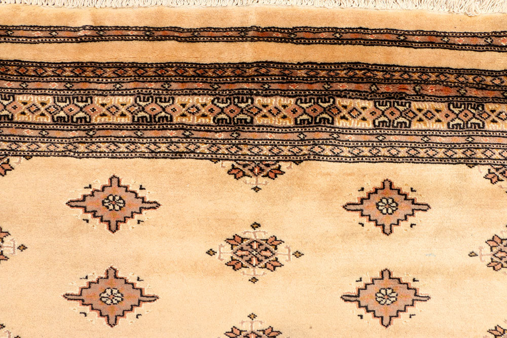 Navajo White Jaldar 4' 7 x 6' 8 - No. 38900 - ALRUG Rug Store