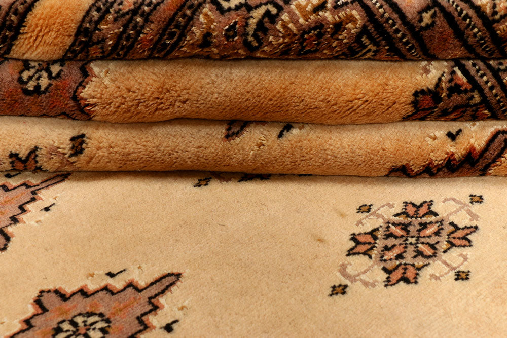 Navajo White Jaldar 4' 7 x 6' 8 - No. 38900 - ALRUG Rug Store