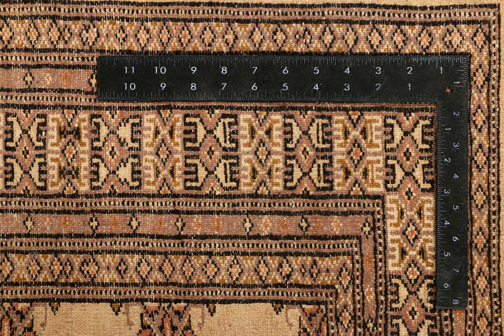 Navajo White Jaldar 4' 7 x 6' 8 - No. 38900 - ALRUG Rug Store