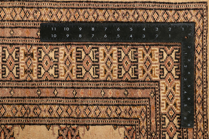 Navajo White Jaldar 4' 7 x 6' 8 - No. 38900 - ALRUG Rug Store