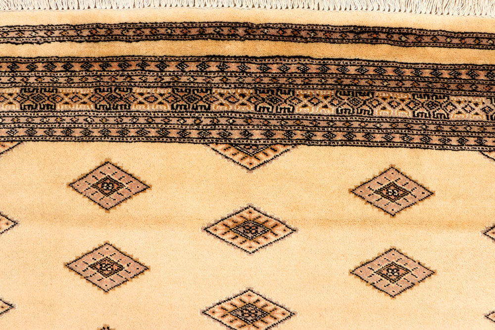 Navajo White Jaldar 4' 8 x 6' 7 - No. 38904 - ALRUG Rug Store
