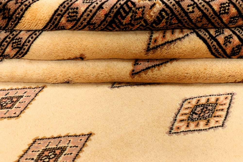 Navajo White Jaldar 4' 8 x 6' 7 - No. 38904 - ALRUG Rug Store