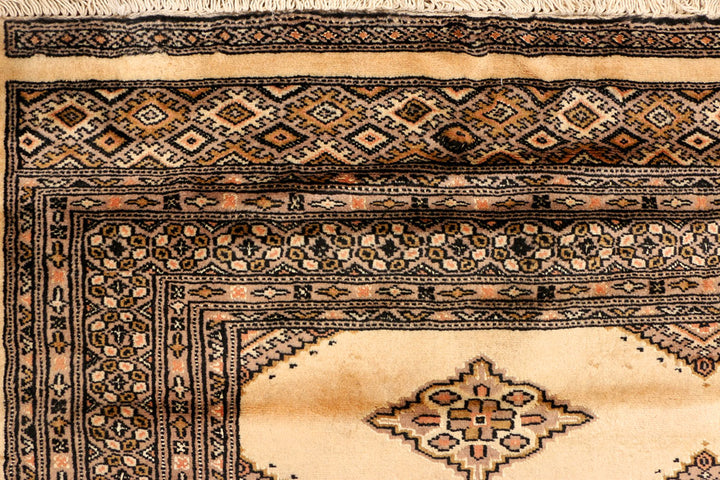 Navajo White Jaldar 4' 8 x 6' 3 - No. 38919 - ALRUG Rug Store