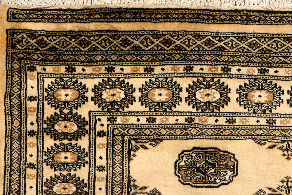 Navajo White Jaldar 4' 8 x 6' 8 - No. 38933 - ALRUG Rug Store