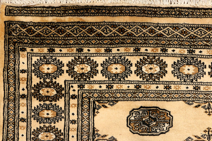 Navajo White Jaldar 4' 8 x 6' 8 - No. 38933 - ALRUG Rug Store