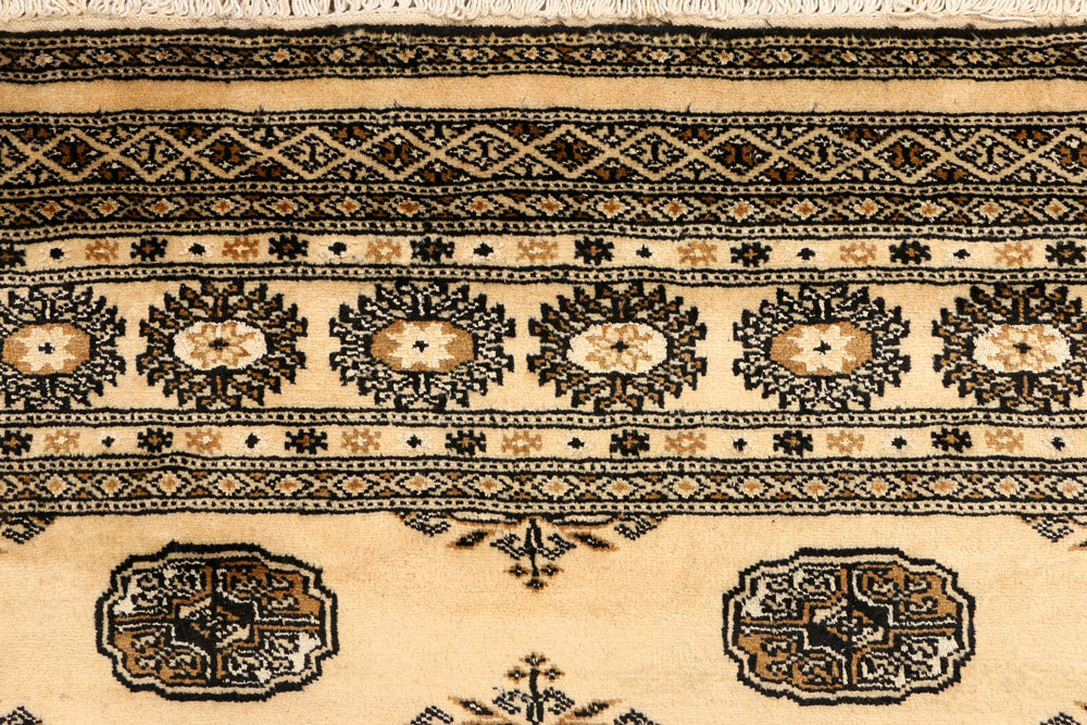 Navajo White Jaldar 4' 8 x 6' 8 - No. 38933 - ALRUG Rug Store