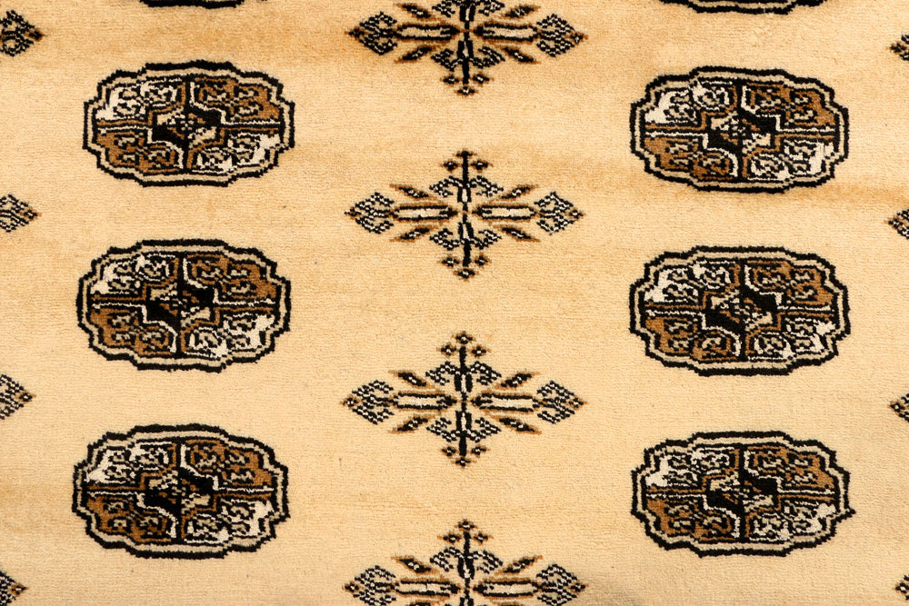 Navajo White Jaldar 4' 8 x 6' 8 - No. 38933 - ALRUG Rug Store