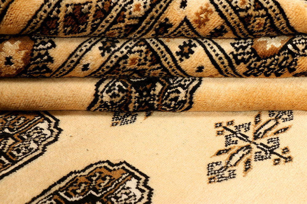 Navajo White Jaldar 4' 8 x 6' 8 - No. 38933 - ALRUG Rug Store