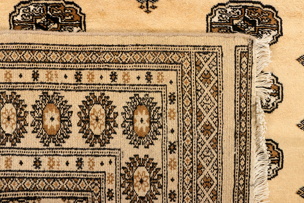 Navajo White Jaldar 4' 8 x 6' 8 - No. 38933 - ALRUG Rug Store