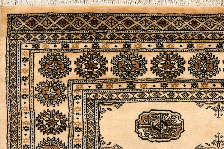 Navajo White Jaldar 4' 6 x 6' 6 - No. 38937 - ALRUG Rug Store