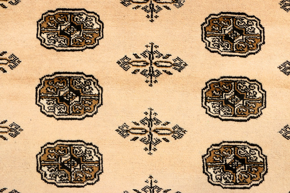 Navajo White Jaldar 4' 6 x 6' 6 - No. 38937 - ALRUG Rug Store